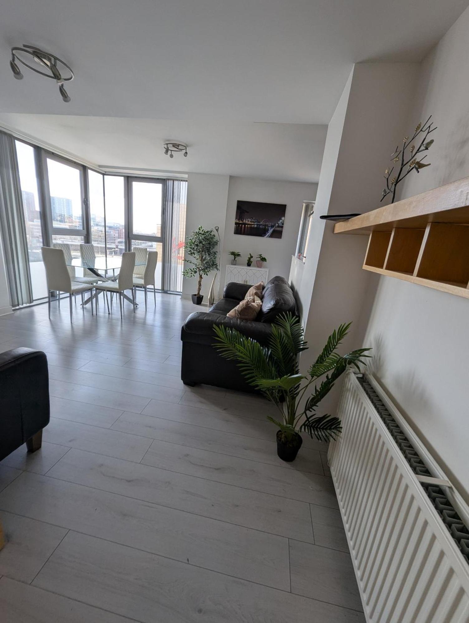 Glasgow City Centre Waterfront Apartment Exterior photo