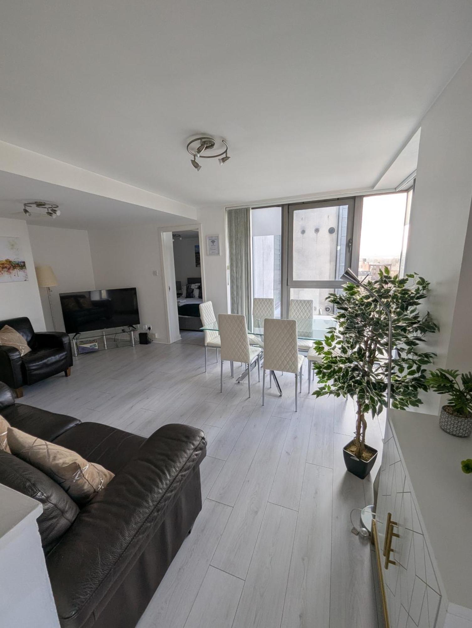 Glasgow City Centre Waterfront Apartment Exterior photo